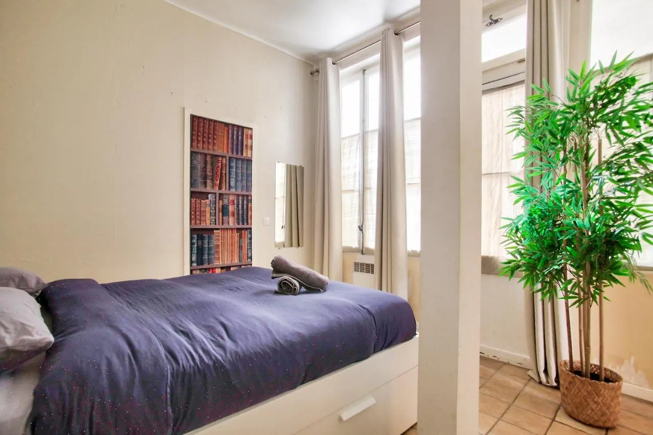Cozy 1 Mezzanine & 1Bedroom Louvre Moulins Free Netflix Paris Apartment