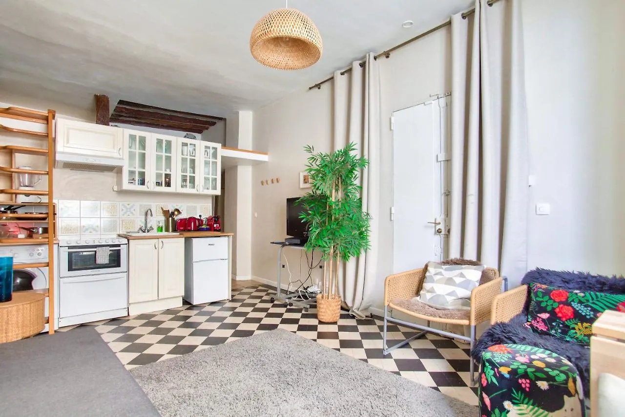 Cozy 1 Mezzanine & 1Bedroom Louvre Moulins Free Netflix París 0*,  Francia